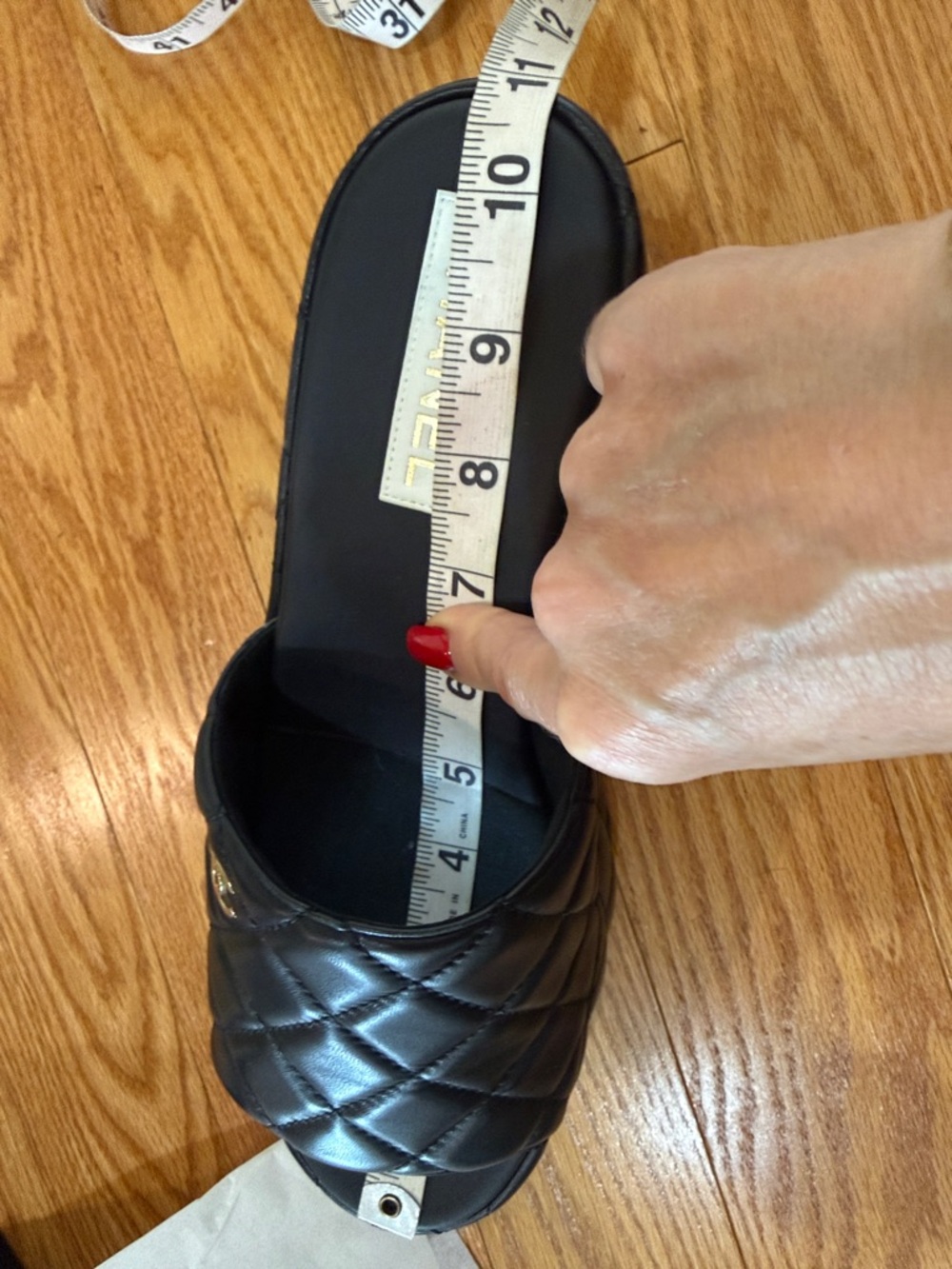CHANEL DAD 23C Quilted Leather CC Logo Platform sandals slides mules sz 42 - Picture 17 of 17